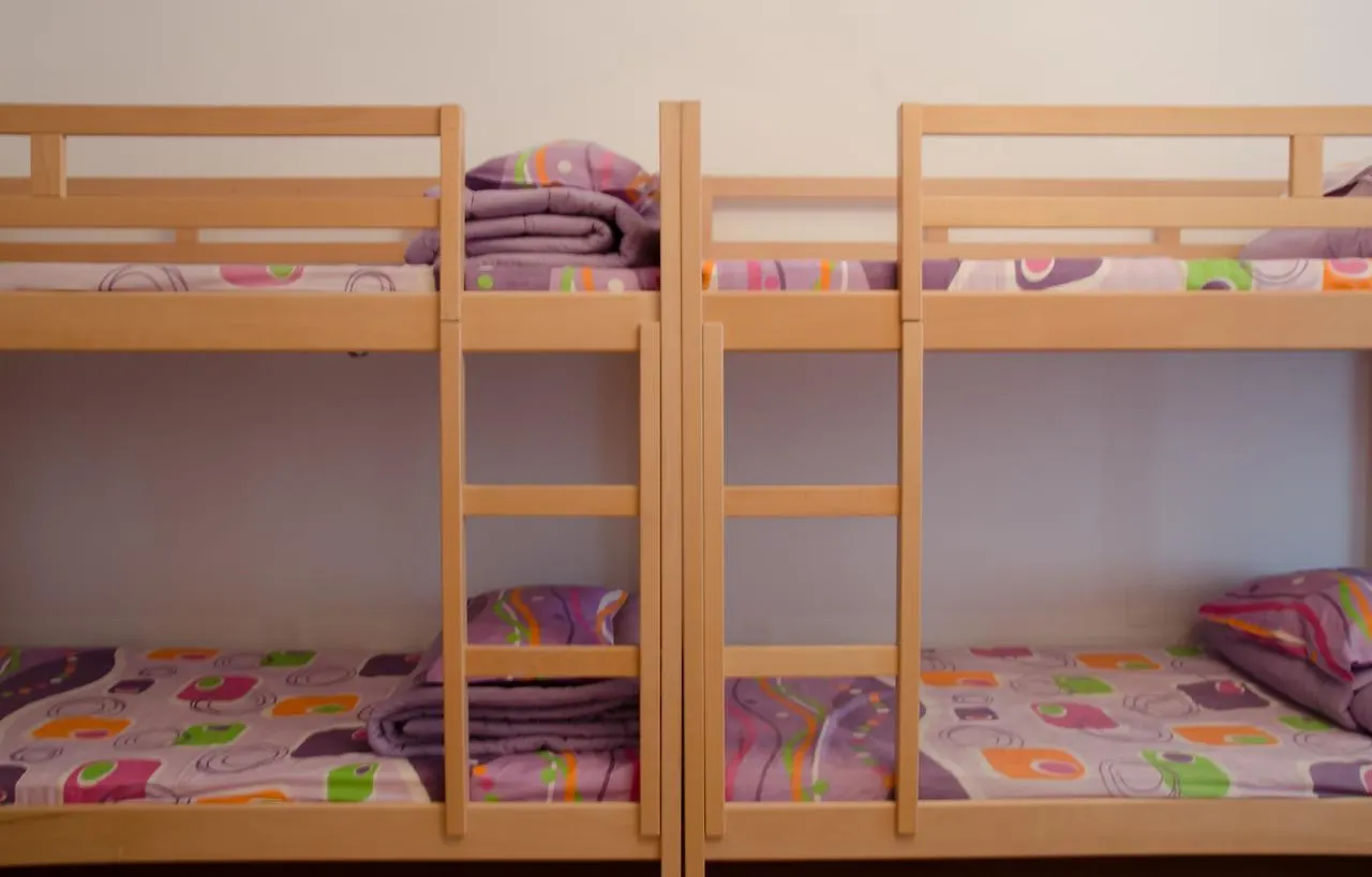 Pura Vida Hub Hostel Bucureşti 0*,  România